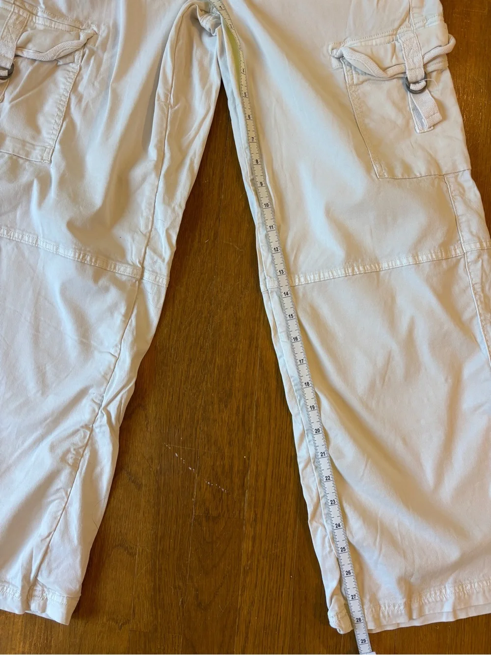 American Eagle Women’s Lightweight Cargo Pants in Beige